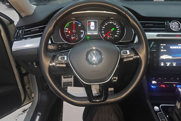 Used Volkswagen Magotan GTE Plug-in Hybrid 2020 GTE Luxury Model Steering Wheel