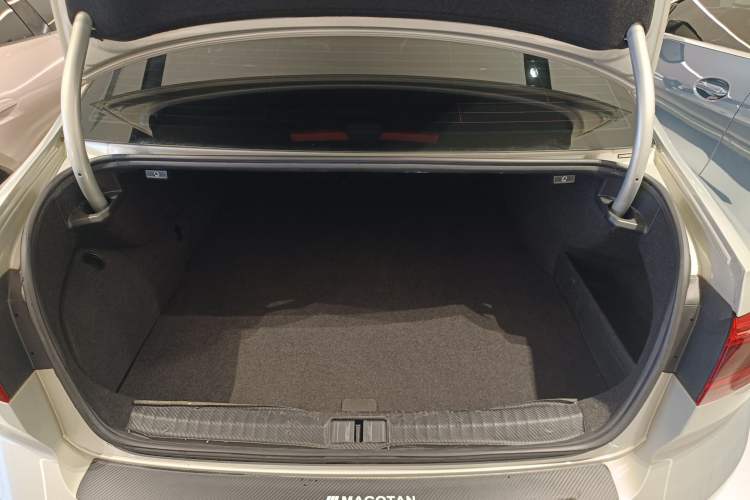 Used Volkswagen Magotan GTE Plug-in Hybrid 2020 GTE Luxury Model Trunk