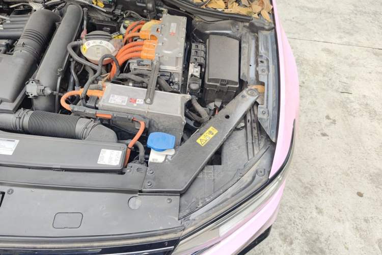 Used Volkswagen Magotan GTE Plug-in Hybrid 2020 GTE Luxury Model Engine Bay Left