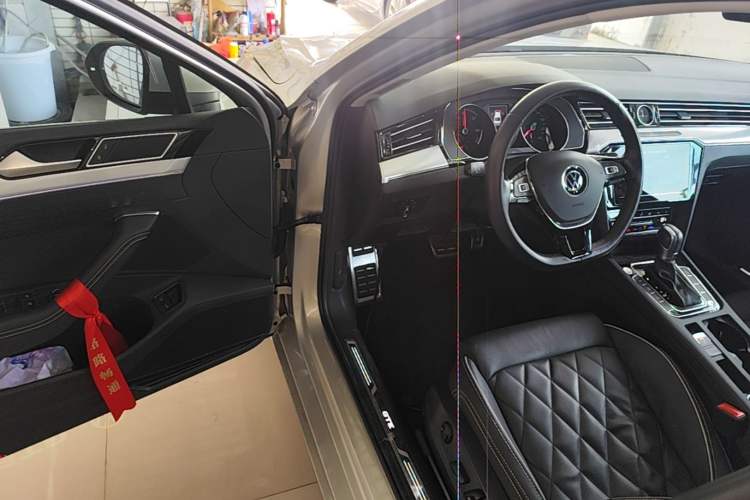 Used Volkswagen Magotan GTE Plug-in Hybrid 2020 GTE Luxury Model Driver Seat