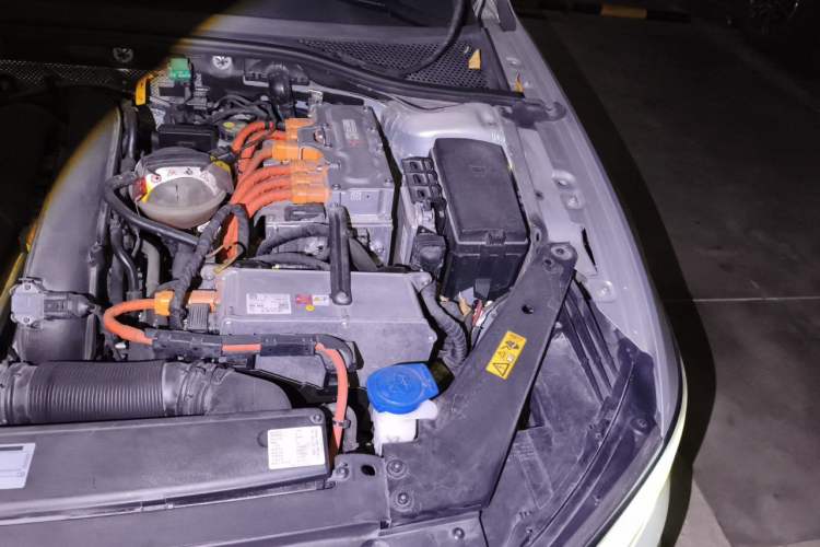 Used Volkswagen Magotan GTE Plug-in Hybrid 2020 GTE Luxury Model Engine Bay Left