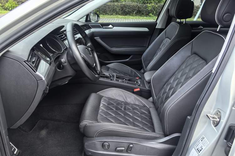 Used Volkswagen Magotan GTE Plug-in Hybrid 2020 GTE Luxury Model Interior 2