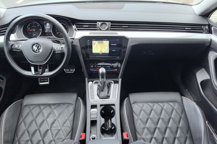 Used Volkswagen Magotan GTE Plug-in Hybrid 2020 GTE Luxury Model Interior 5