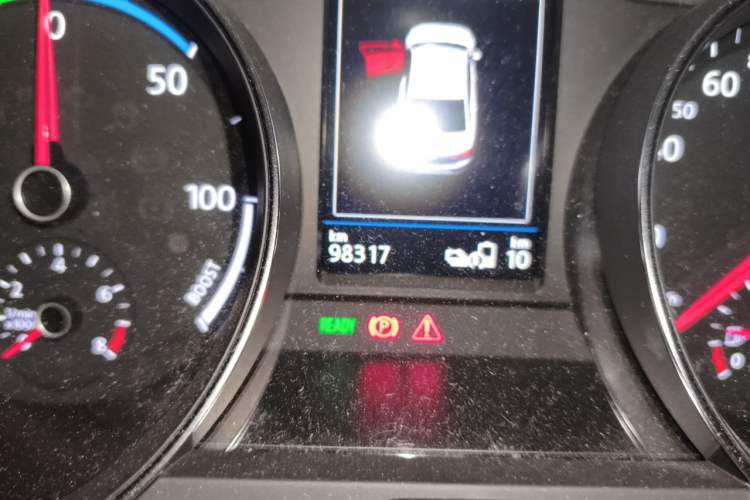 Used Volkswagen Magotan GTE Plug-in Hybrid 2020 GTE Luxury Model Odometer Close Up