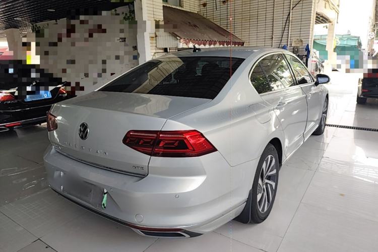 Used Volkswagen Magotan GTE Plug-in Hybrid 2020 GTE Luxury Model Rear Right 45 Deg
