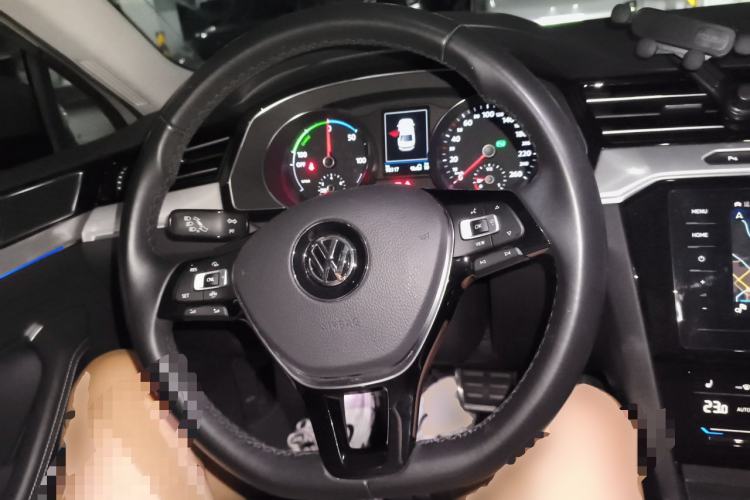 Used Volkswagen Magotan GTE Plug-in Hybrid 2020 GTE Luxury Model Steering Wheel