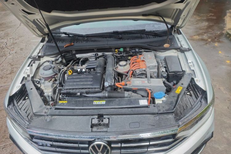 Used Volkswagen Magotan GTE Plug-in Hybrid 2020 GTE Prestige Model Engine Bay