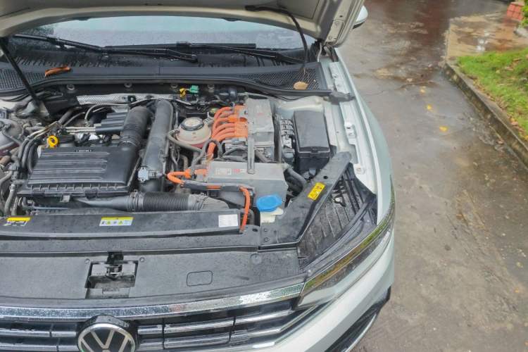 Used Volkswagen Magotan GTE Plug-in Hybrid 2020 GTE Prestige Model Engine Bay Left
