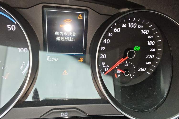 Used Volkswagen Magotan GTE Plug-in Hybrid 2020 GTE Prestige Model Odometer Close Up