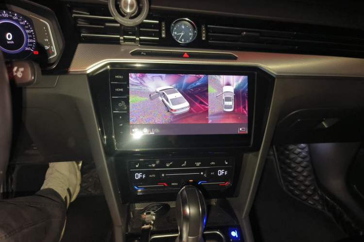 Used Volkswagen Magotan GTE Plug-in Hybrid 2022 GTE Luxury Model Audio And AC Panel