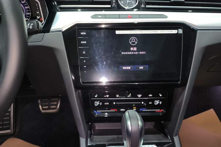 Used Volkswagen Magotan GTE Plug-in Hybrid 2022 GTE Luxury Model Audio And AC Panel