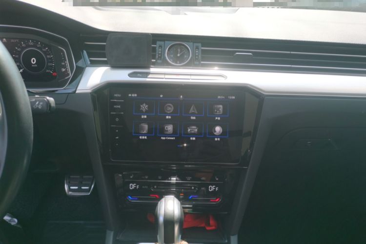 Used Volkswagen Magotan GTE Plug-in Hybrid 2022 GTE Luxury Model Audio And AC Panel