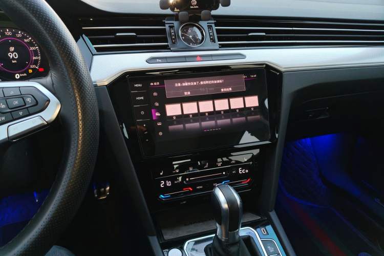 Used Volkswagen Magotan GTE Plug-in Hybrid 2022 GTE Luxury Model Audio And AC Panel