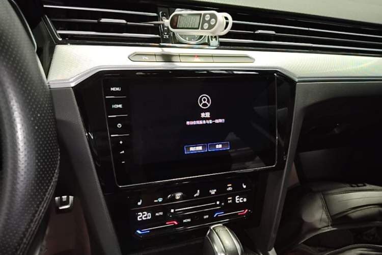 Used Volkswagen Magotan GTE Plug-in Hybrid 2022 GTE Luxury Model Audio And AC Panel