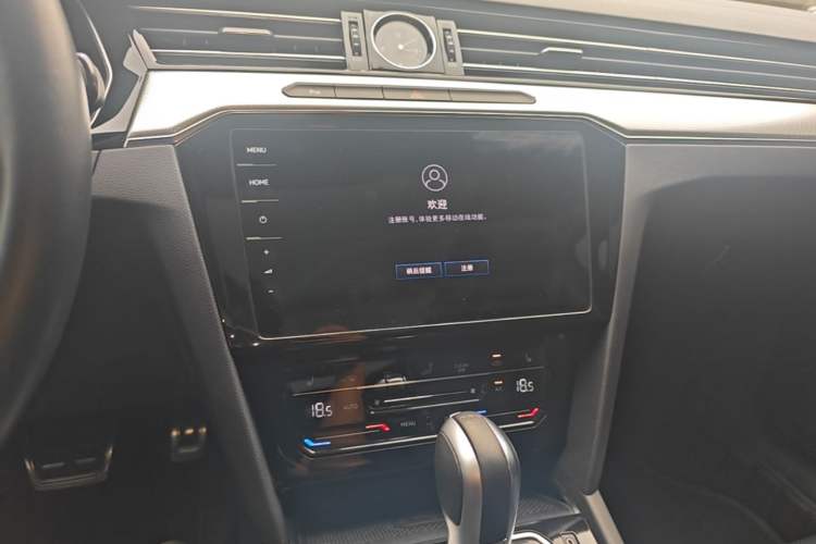 Used Volkswagen Magotan GTE Plug-in Hybrid 2022 GTE Luxury Model Audio And AC Panel