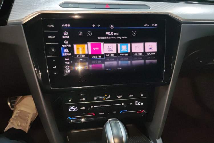 Used Volkswagen Magotan GTE Plug-in Hybrid 2022 GTE Luxury Model Audio And AC Panel
