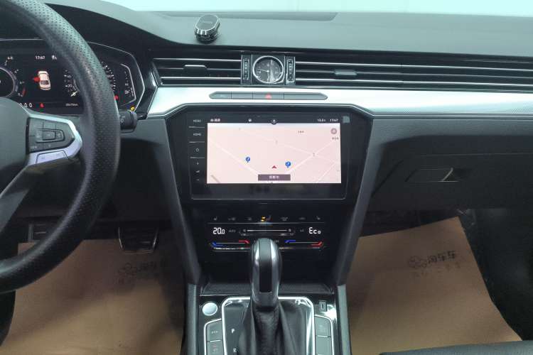 Used Volkswagen Magotan GTE Plug-in Hybrid 2022 GTE Luxury Model Audio And AC Panel