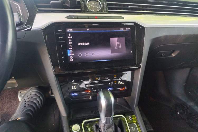 Used Volkswagen Magotan GTE Plug-in Hybrid 2022 GTE Luxury Model Audio And AC Panel