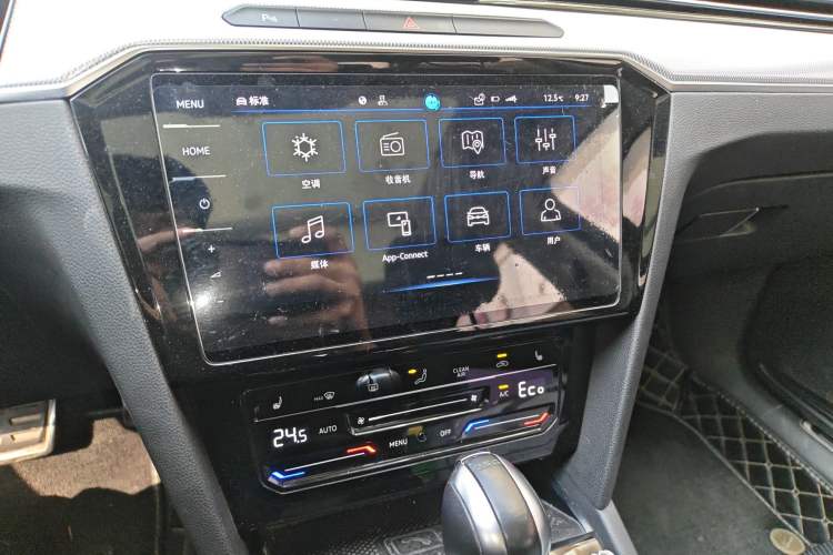 Used Volkswagen Magotan GTE Plug-in Hybrid 2022 GTE Luxury Model Audio And AC Panel