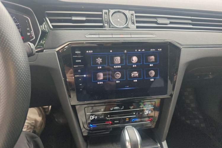 Used Volkswagen Magotan GTE Plug-in Hybrid 2022 GTE Luxury Model Audio And AC Panel