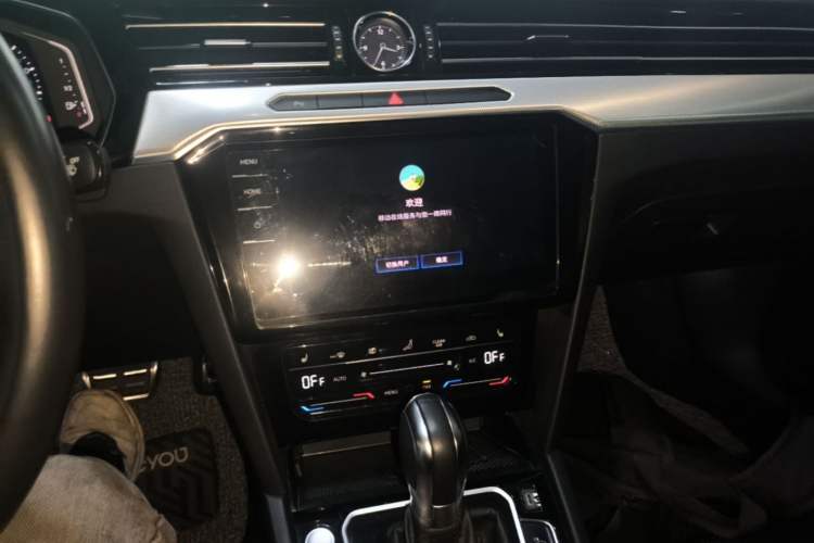 Used Volkswagen Magotan GTE Plug-in Hybrid 2022 GTE Luxury Model Audio And AC Panel