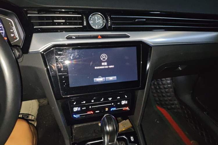 Used Volkswagen Magotan GTE Plug-in Hybrid 2022 GTE Luxury Model Audio And AC Panel