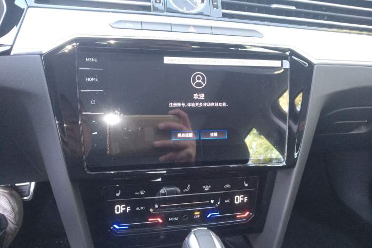 Used Volkswagen Magotan GTE Plug-in Hybrid 2022 GTE Luxury Model Audio And AC Panel