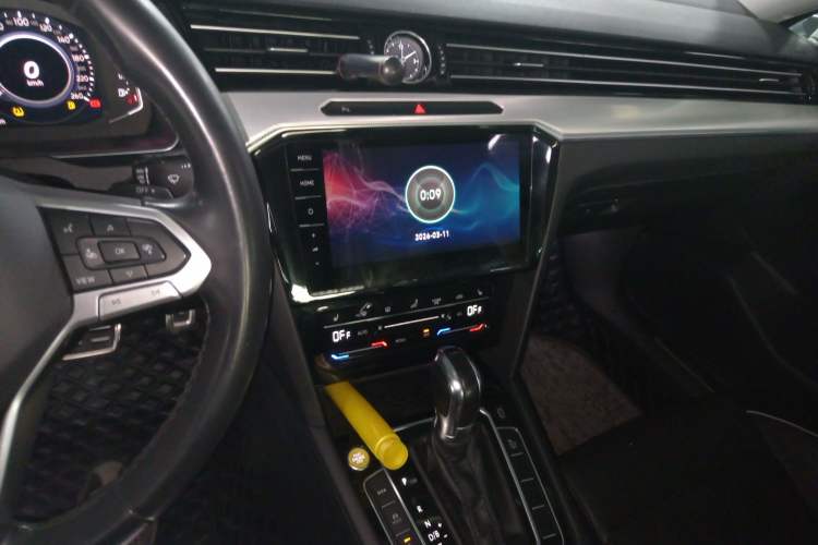 Used Volkswagen Magotan GTE Plug-in Hybrid 2022 GTE Luxury Model Audio And AC Panel