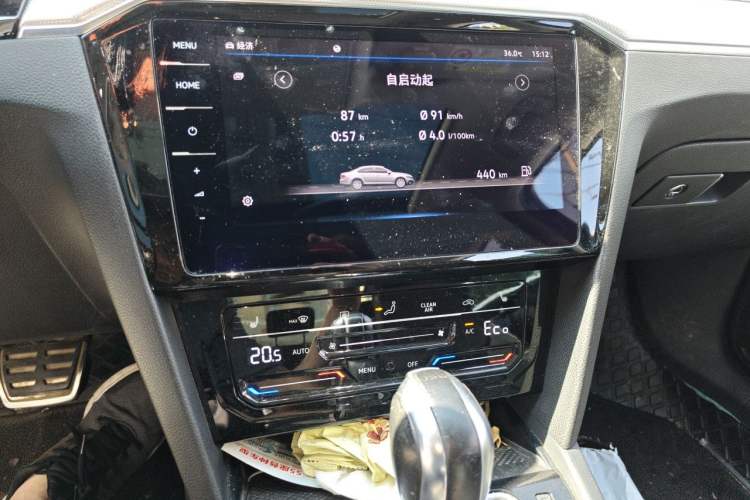 Used Volkswagen Magotan GTE Plug-in Hybrid 2022 GTE Luxury Model Audio And AC Panel