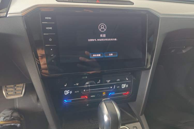 Used Volkswagen Magotan GTE Plug-in Hybrid 2022 GTE Luxury Model Audio And AC Panel