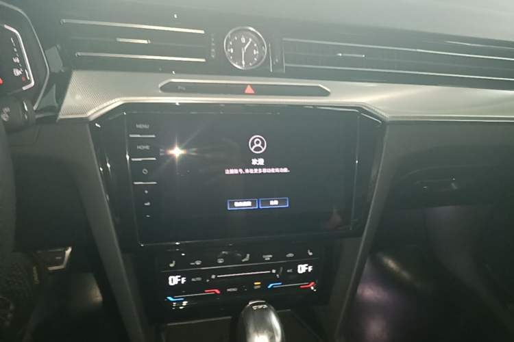 Used Volkswagen Magotan GTE Plug-in Hybrid 2022 GTE Luxury Model Audio And AC Panel