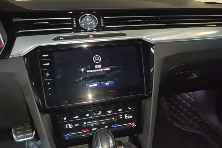 Used Volkswagen Magotan GTE Plug-in Hybrid 2022 GTE Luxury Model Audio And AC Panel