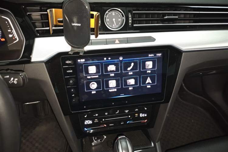 Used Volkswagen Magotan GTE Plug-in Hybrid 2022 GTE Luxury Model Audio And AC Panel
