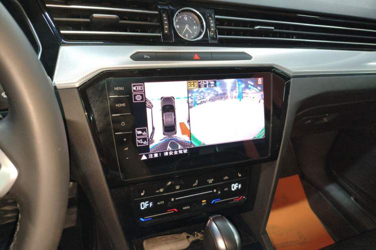 Used Volkswagen Magotan GTE Plug-in Hybrid 2022 GTE Luxury Model Audio And AC Panel