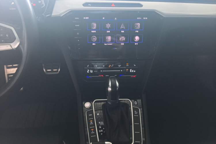 Used Volkswagen Magotan GTE Plug-in Hybrid 2022 GTE Luxury Model Audio And AC Panel
