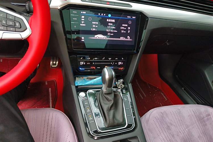 Used Volkswagen Magotan GTE Plug-in Hybrid 2022 GTE Luxury Model Audio And AC Panel