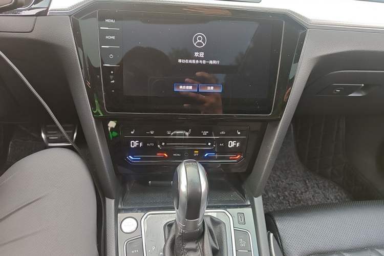 Used Volkswagen Magotan GTE Plug-in Hybrid 2022 GTE Luxury Model Audio And AC Panel