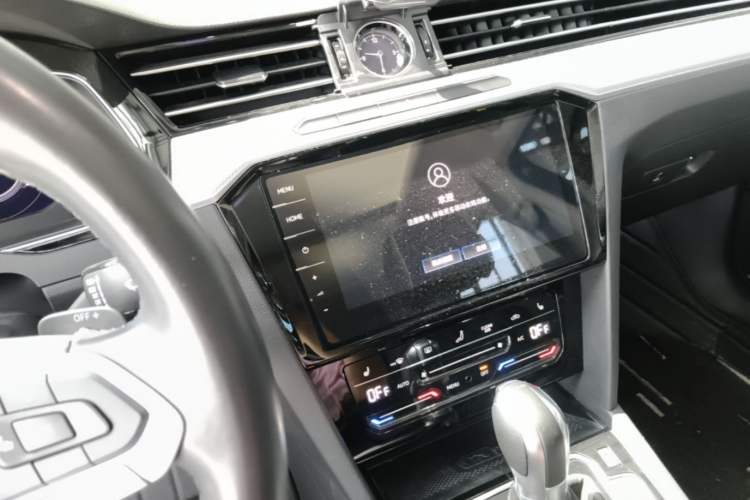 Used Volkswagen Magotan GTE Plug-in Hybrid 2022 GTE Luxury Model Audio And AC Panel