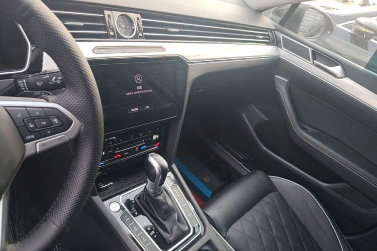 Used Volkswagen Magotan GTE Plug-in Hybrid 2022 GTE Luxury Model Audio And AC Panel