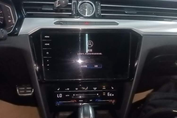 Used Volkswagen Magotan GTE Plug-in Hybrid 2022 GTE Luxury Model Audio And AC Panel
