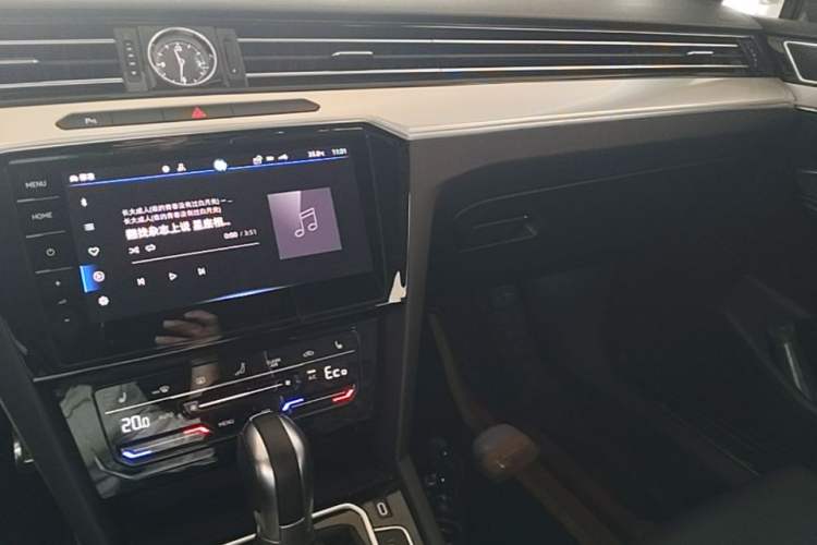 Used Volkswagen Magotan GTE Plug-in Hybrid 2022 GTE Luxury Model Audio And AC Panel