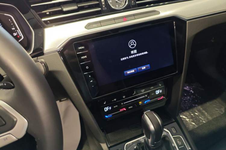 Used Volkswagen Magotan GTE Plug-in Hybrid 2022 GTE Luxury Model Audio And AC Panel