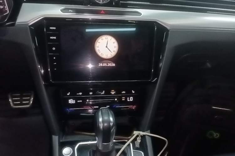 Used Volkswagen Magotan GTE Plug-in Hybrid 2022 GTE Luxury Model Audio And AC Panel