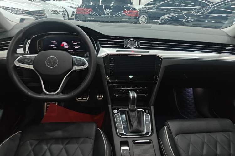 Used Volkswagen Magotan GTE Plug-in Hybrid 2022 GTE Luxury Model Audio And AC Panel