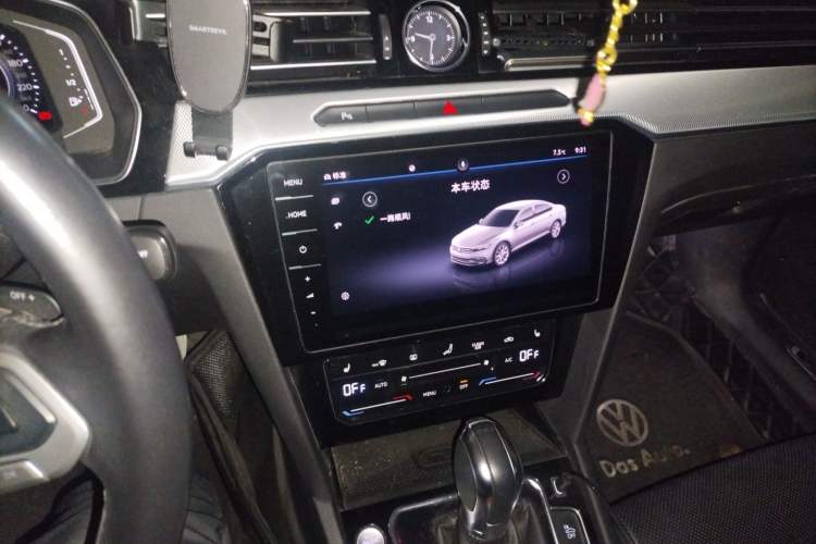 Used Volkswagen Magotan GTE Plug-in Hybrid 2022 GTE Luxury Model Audio And AC Panel