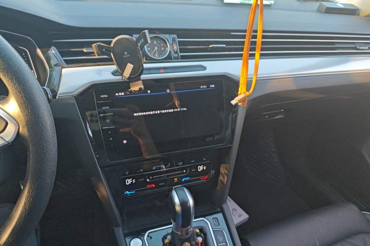 Used Volkswagen Magotan GTE Plug-in Hybrid 2022 GTE Luxury Model Audio And AC Panel