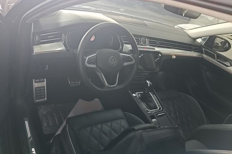 Used Volkswagen Magotan GTE Plug-in Hybrid 2022 GTE Prestige Model Center Console