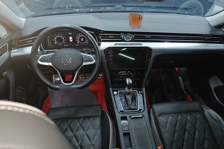 Used Volkswagen Magotan GTE Plug-in Hybrid 2022 GTE Luxury Model Center Console