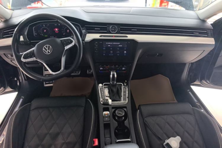Used Volkswagen Magotan GTE Plug-in Hybrid 2022 GTE Luxury Model Center Console