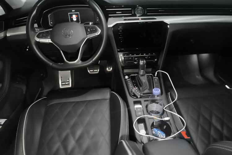 Used Volkswagen Magotan GTE Plug-in Hybrid 2022 GTE Luxury Model Center Console